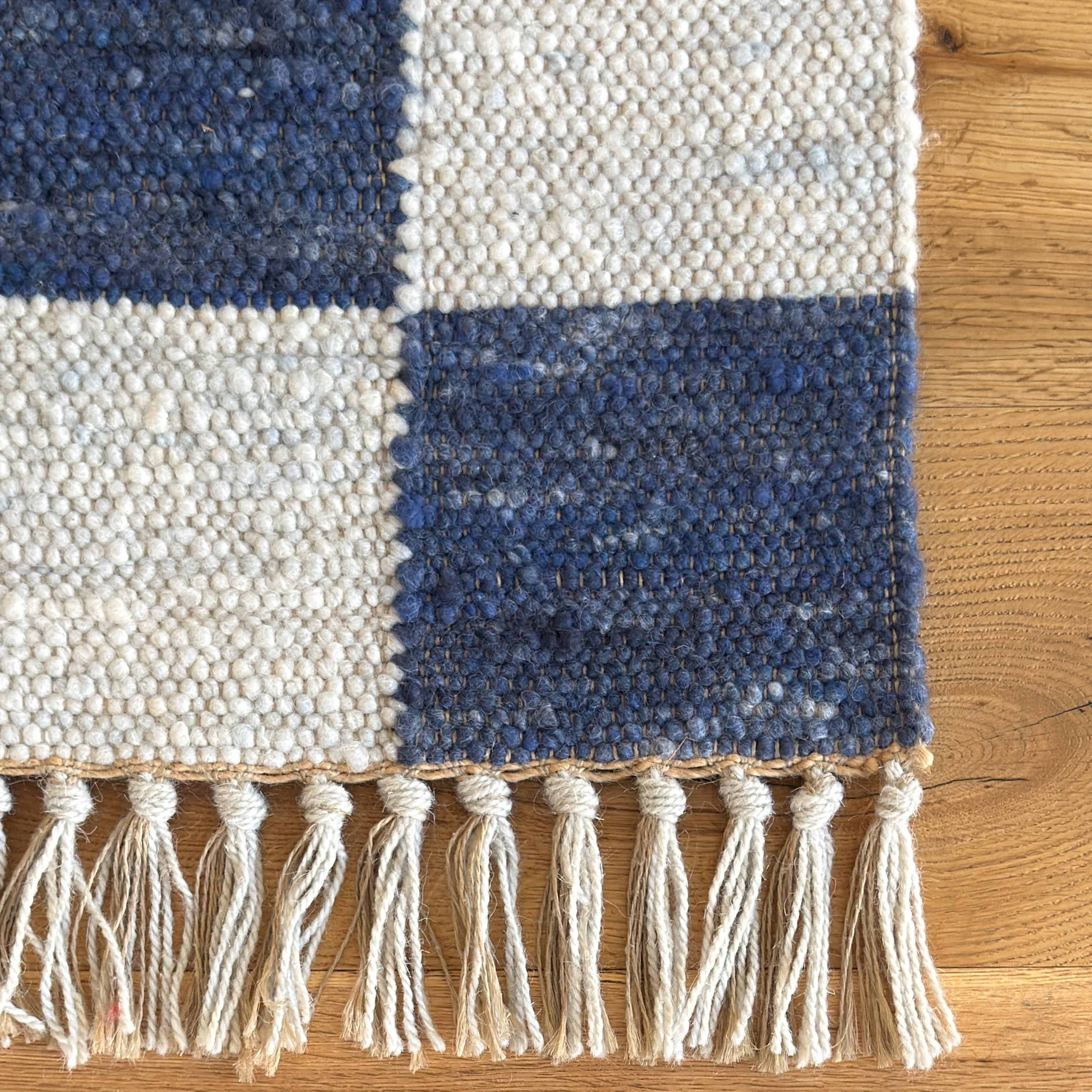 QUADRO mit Fransen fein flauschig - 70/140 cm