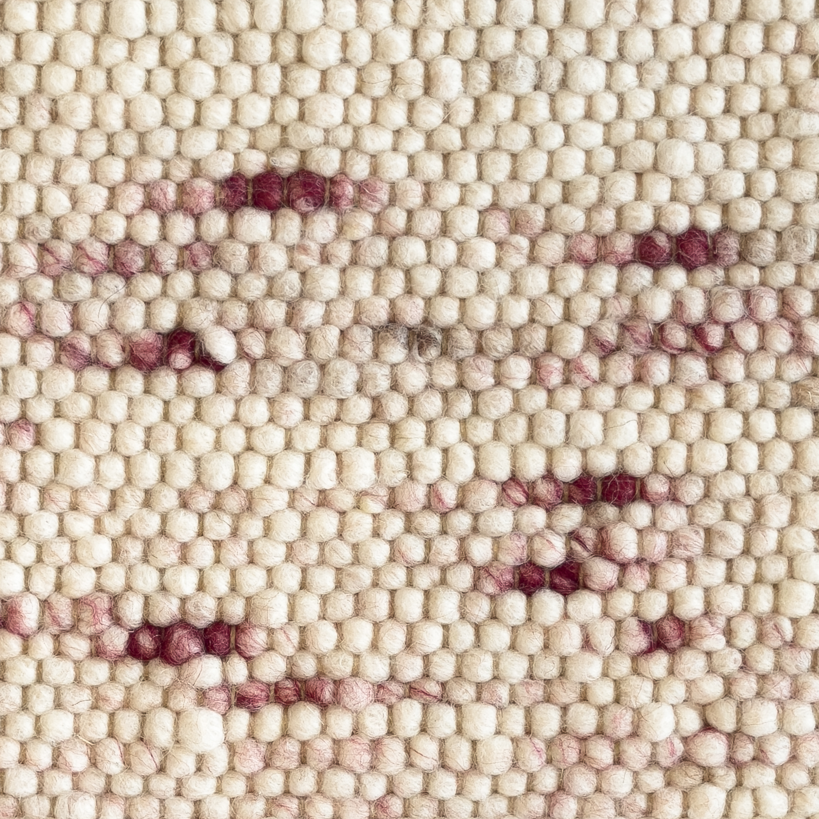 NATUR 1 mit roten Flammen mitteldick gefilzt - 90/170 cm